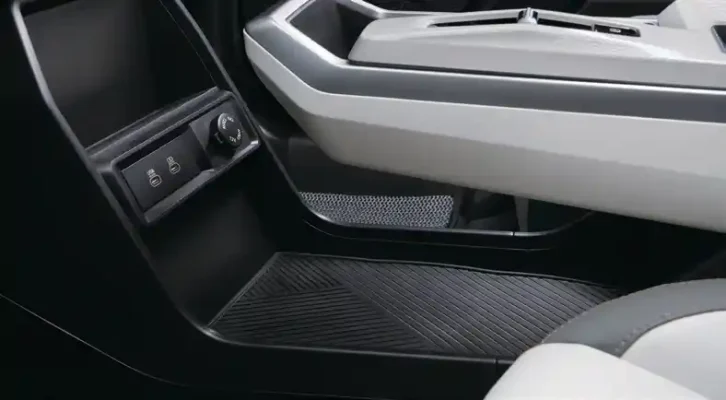 KGM (Ssangyong) Torres Ota Konsol ceb